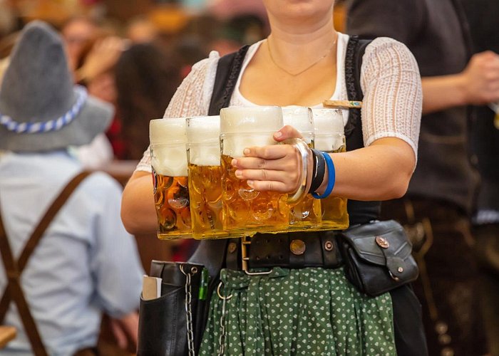 City & Oktoberfest Tour with Tent Table