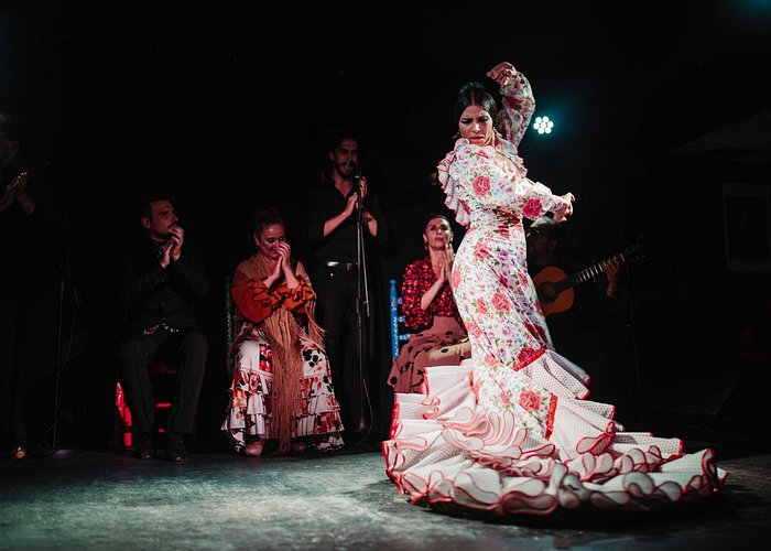Evening Tapas and Flamenco Tour